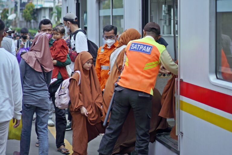 KAI-Commuter-Lakukan-Antisipasi-2-4